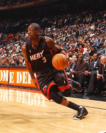 德罗巴连续五场比赛得分超过刷新纪录，老鹰不断突破！的简单介绍